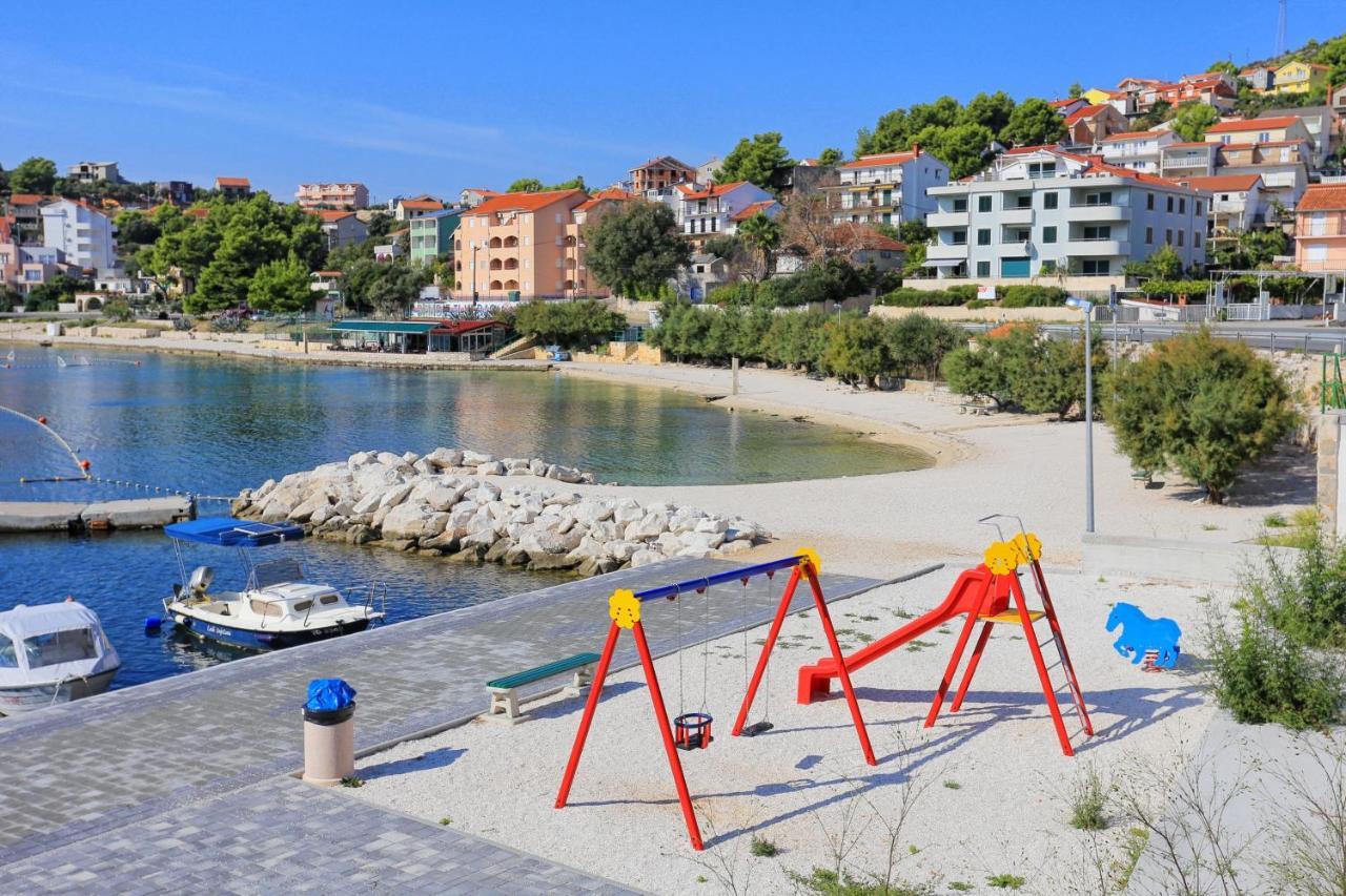 Apartments With A Parking Space Marina, Trogir - 6014 Екстер'єр фото