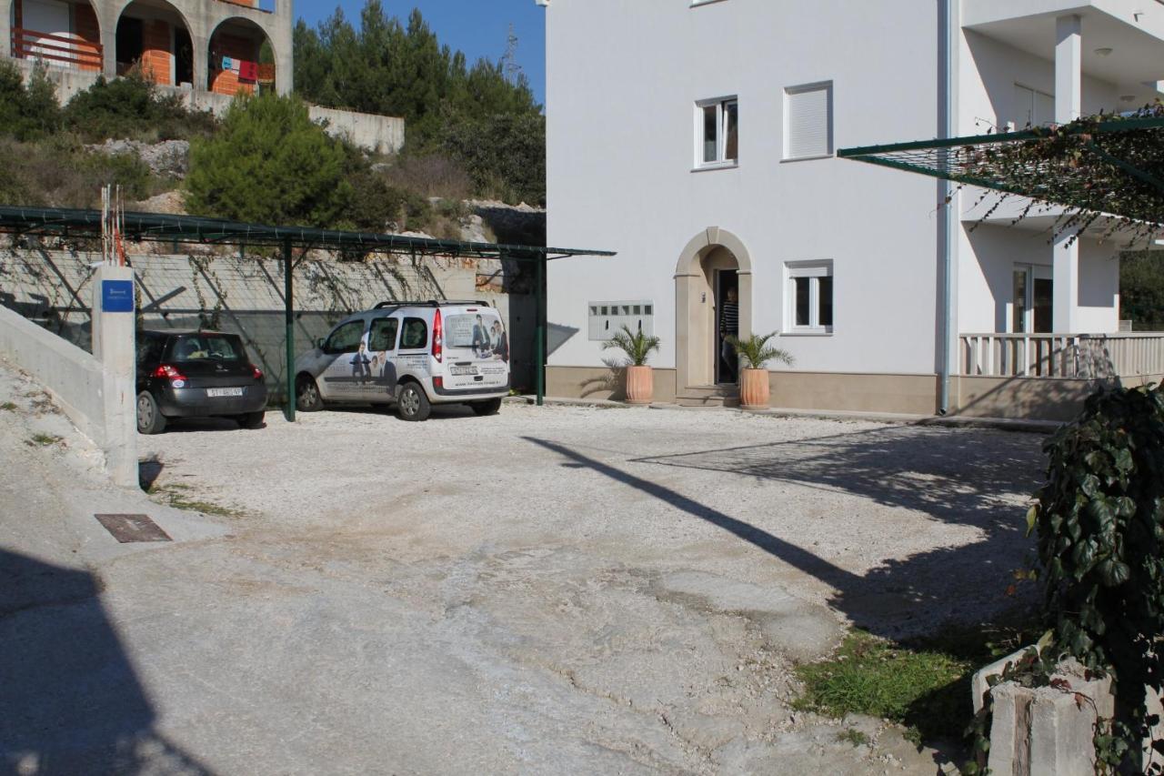 Apartments With A Parking Space Marina, Trogir - 6014 Екстер'єр фото