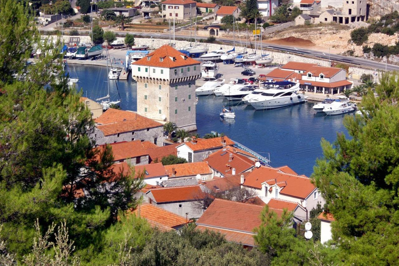 Apartments With A Parking Space Marina, Trogir - 6014 Екстер'єр фото